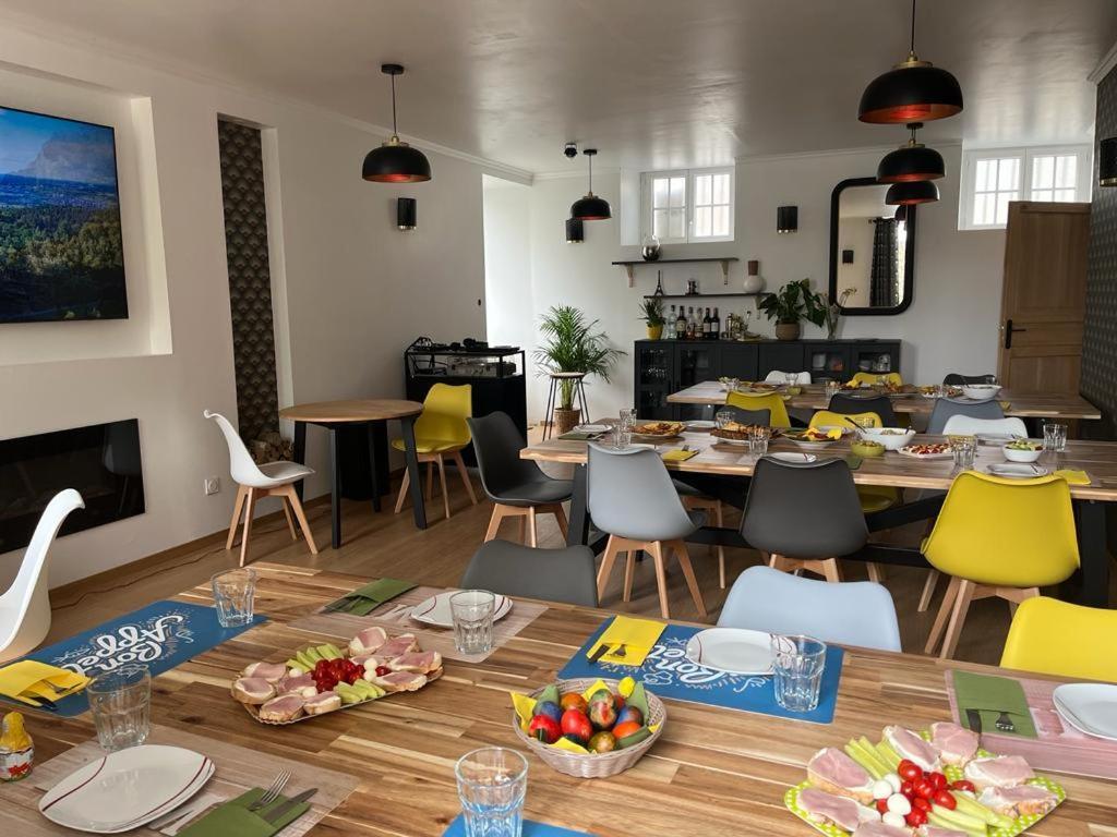 La Maison Des Amis En Normandie Pontfarcy Екстер'єр фото